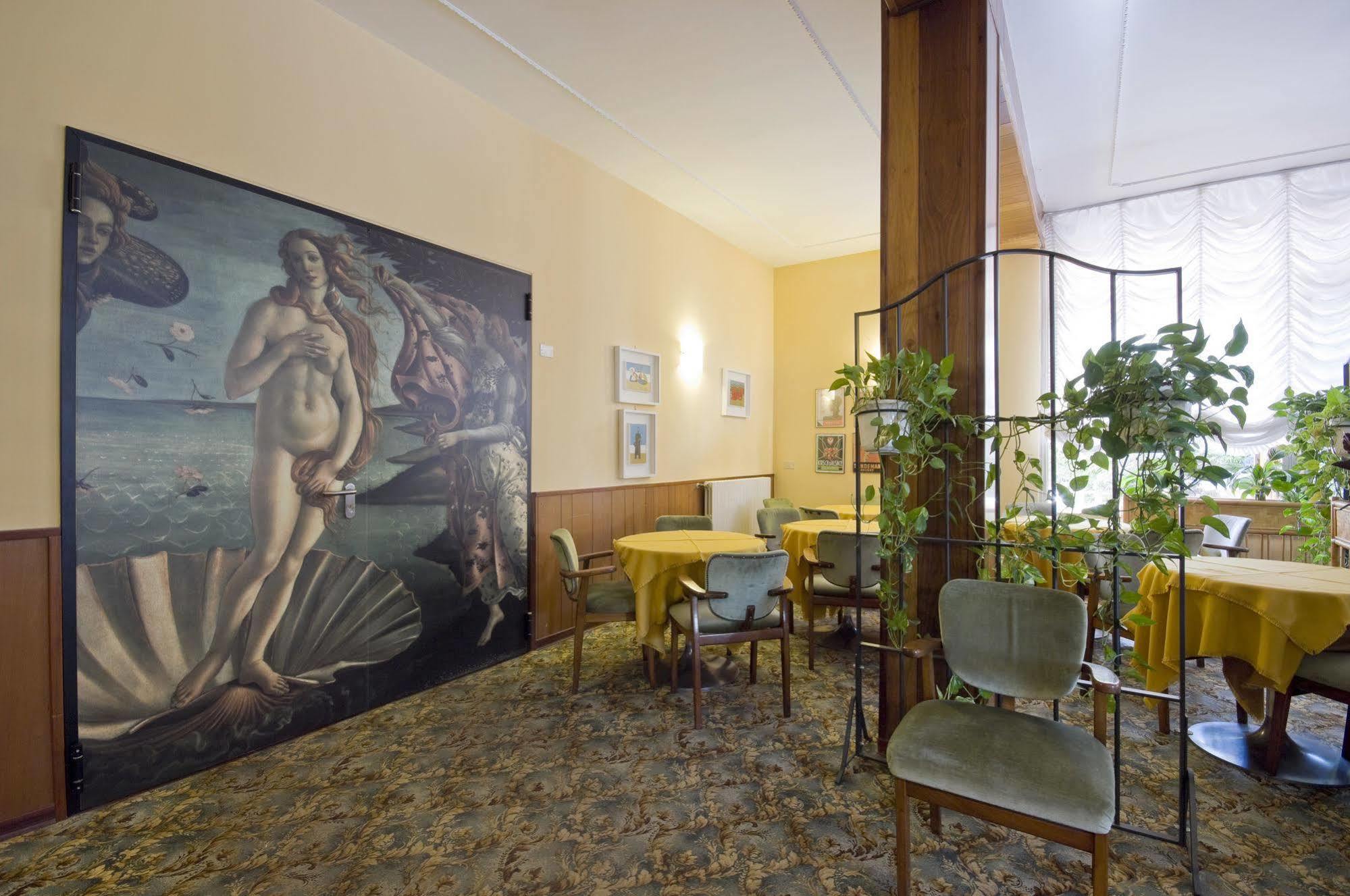 Hotel Meeting チェゼナーティコ エクステリア 写真